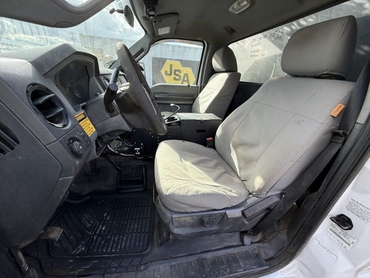 2016-ford-f550-sd-image-21