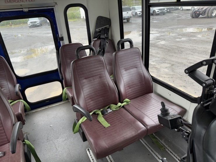 2008-ford-e450-image-29