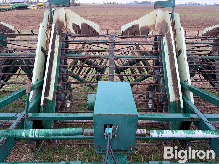 2012-kmc-6-30-peanut-digger-image-14