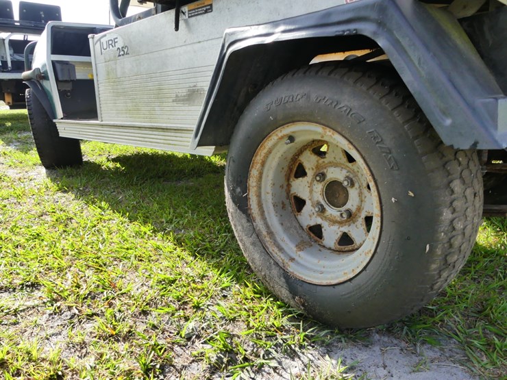 club-car-carryall-252-image-6