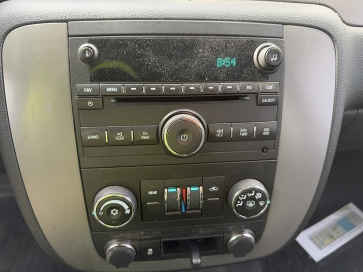 2014-chevrolet-tahoe-image-31