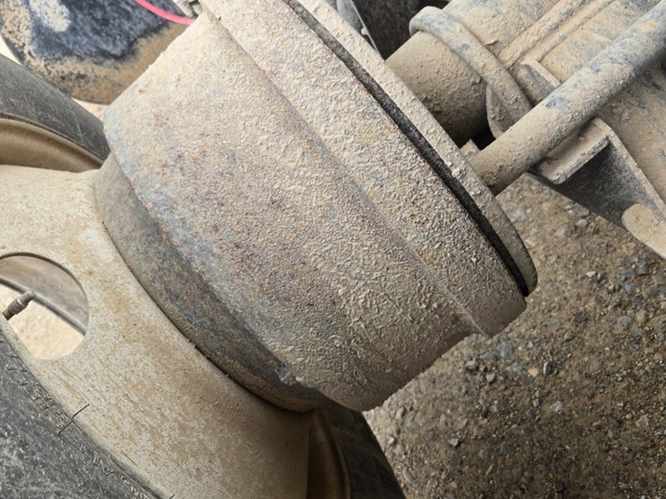 2001-mack-rd690s-image-89