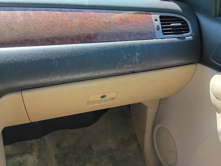 2008-chevrolet-tahoe-image-40