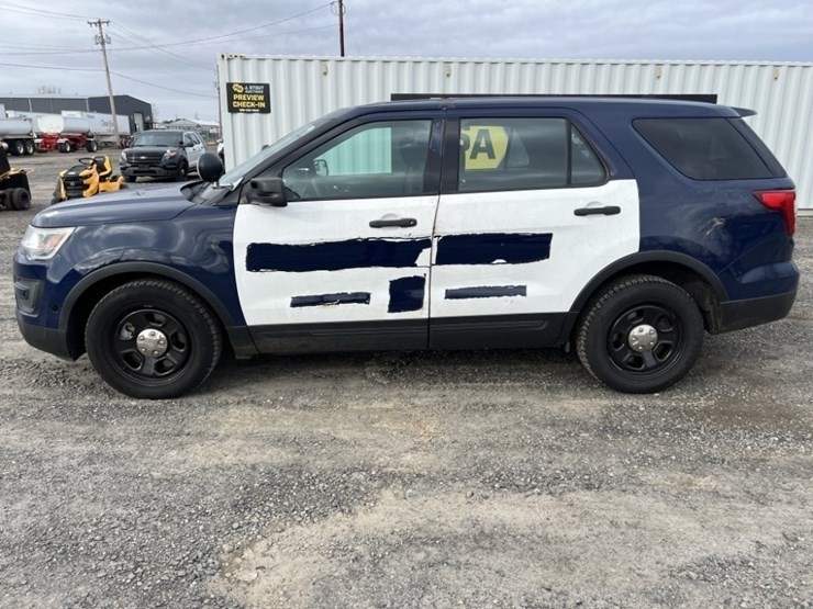 2017-ford-explorer-image-7