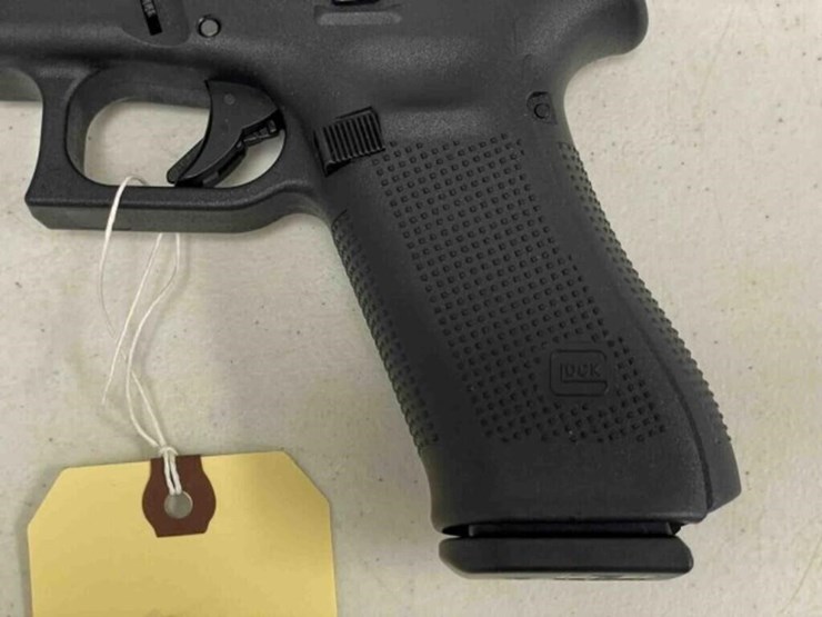 glock-pistol-image-11