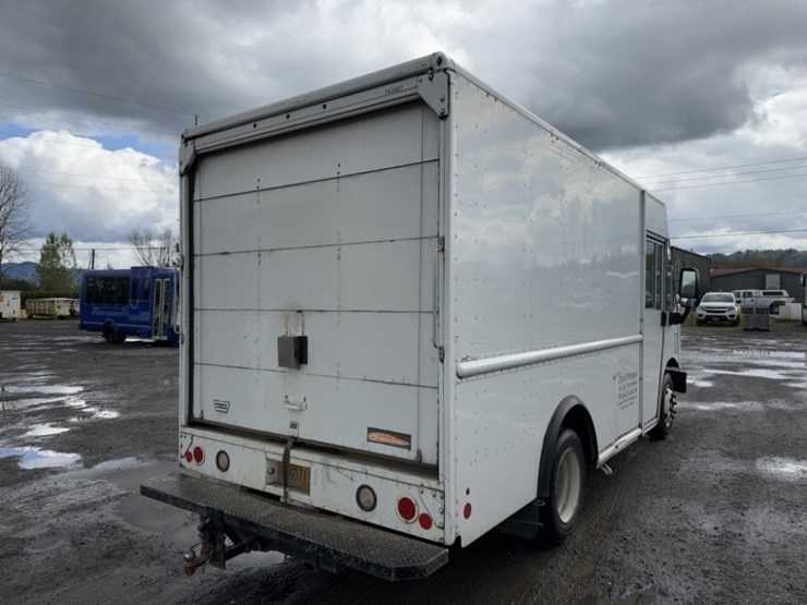 2014-freightliner-mt45-image-4