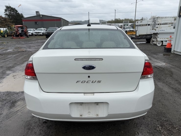 2009-ford-focus-sedan-image-5