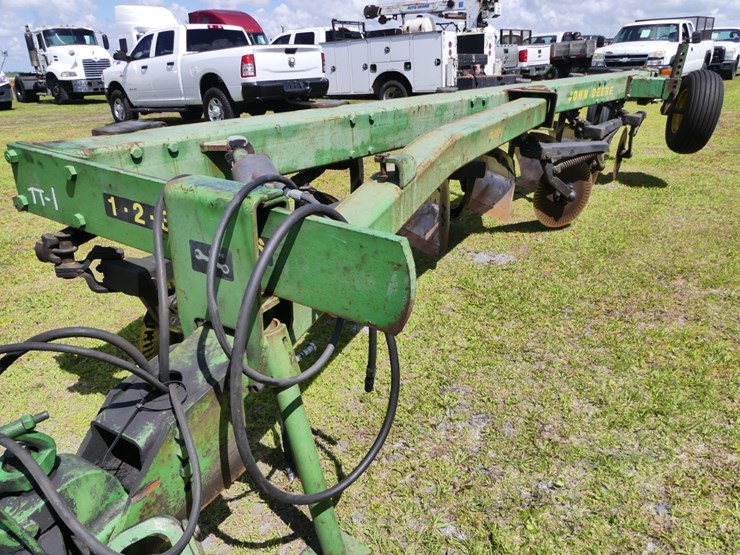 john-deere-2700-image-2