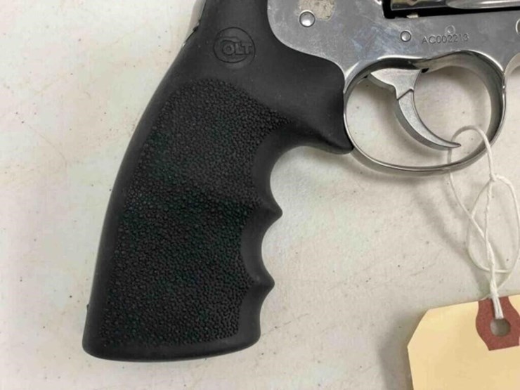 colt-revolver-image-12