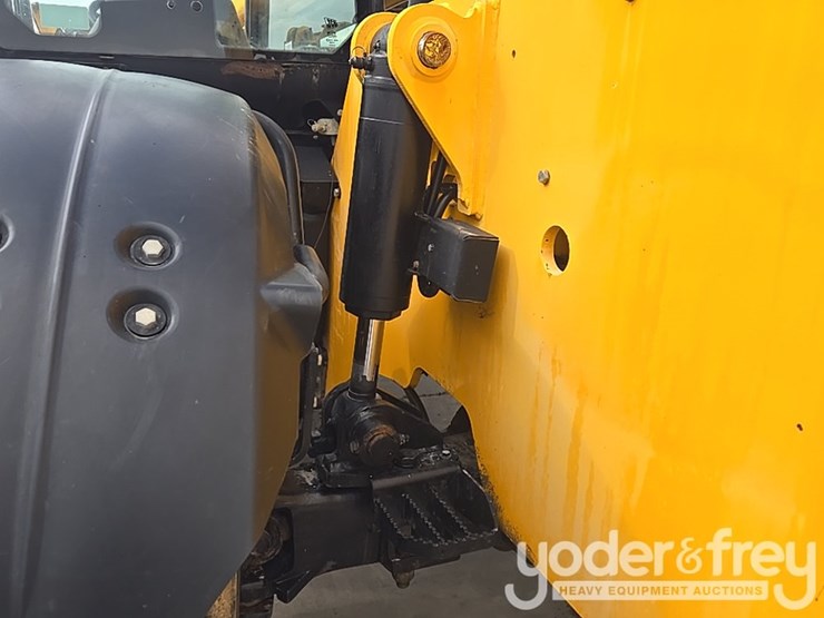 2017-jcb-510-56-image-38