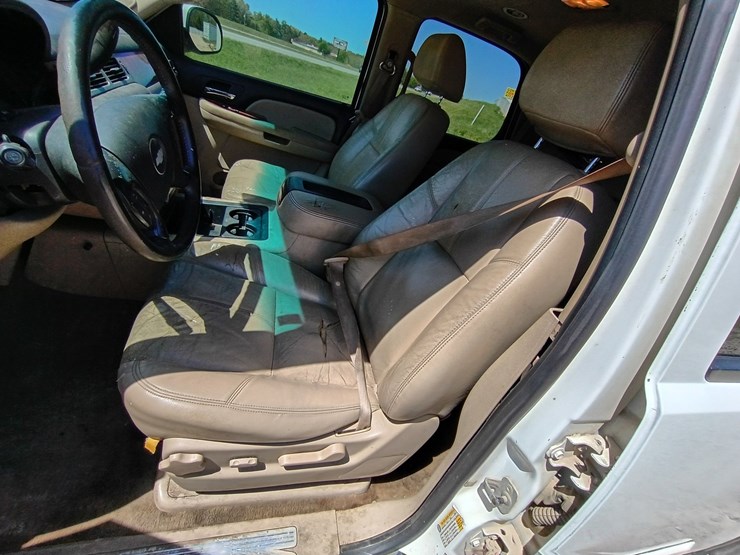 2008-chevrolet-tahoe-image-31