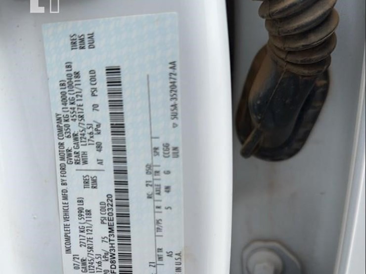 2021-ford-f350-xl-image-17