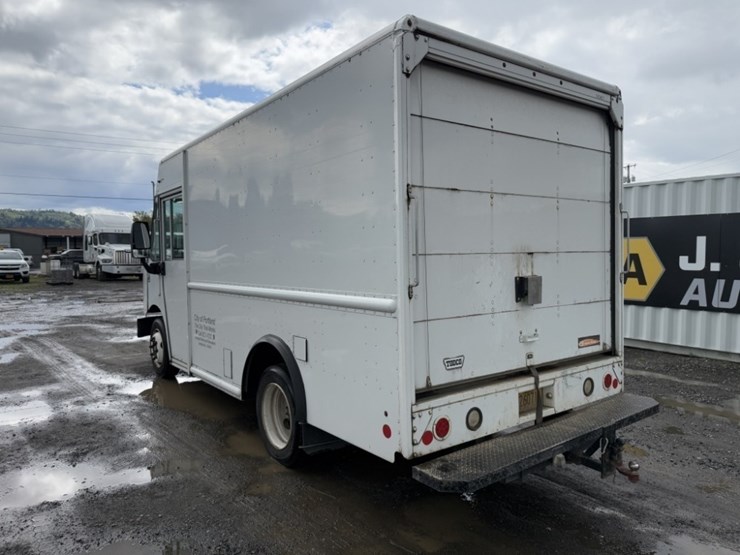 2014-freightliner-mt45-image-6