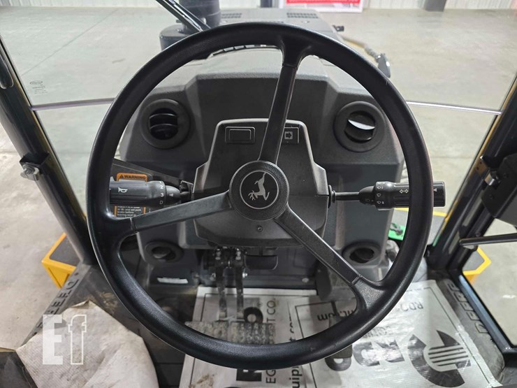 2023-deere-320-p-tier-image-14