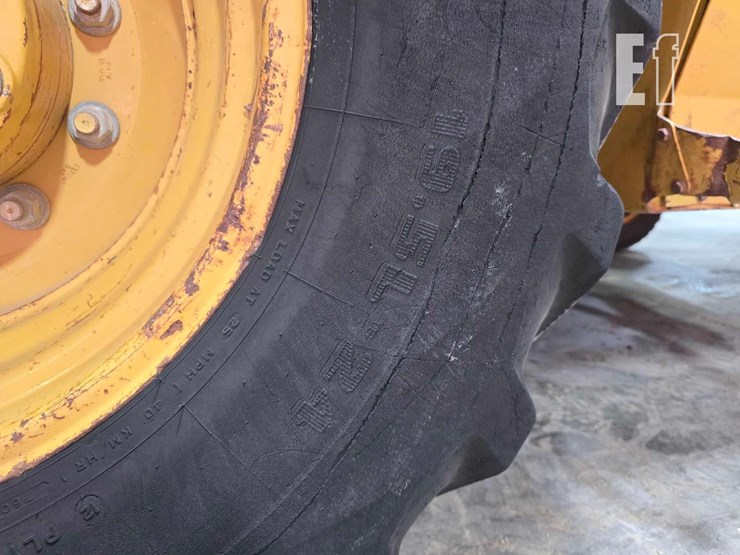 2009-caterpillar-416e-image-29