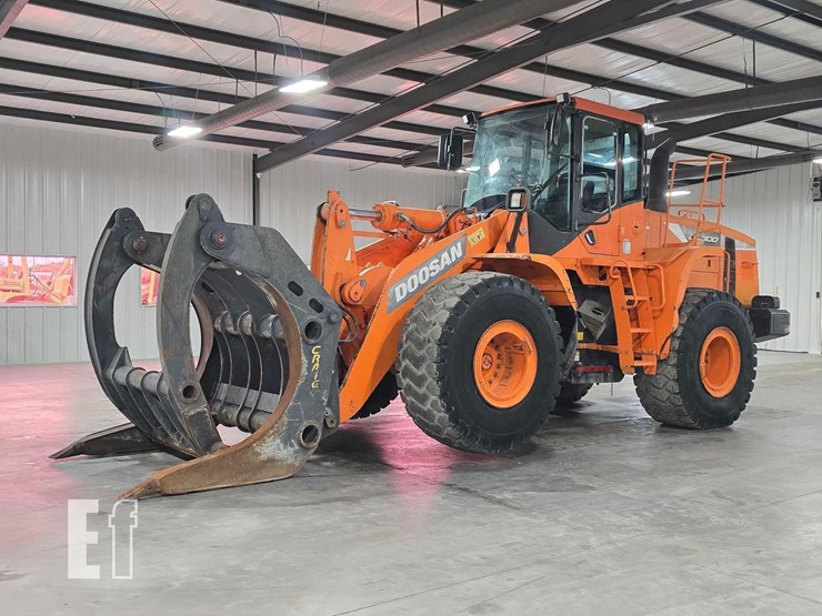 2017-doosan-dl300-5-image-1