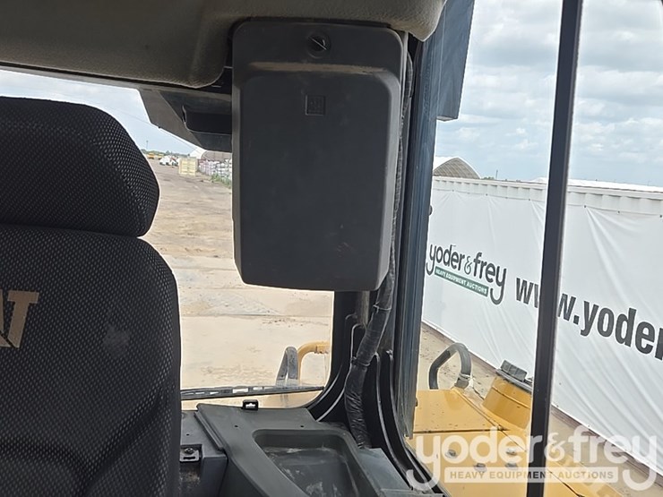 2019-caterpillar-d6-lgp-image-98