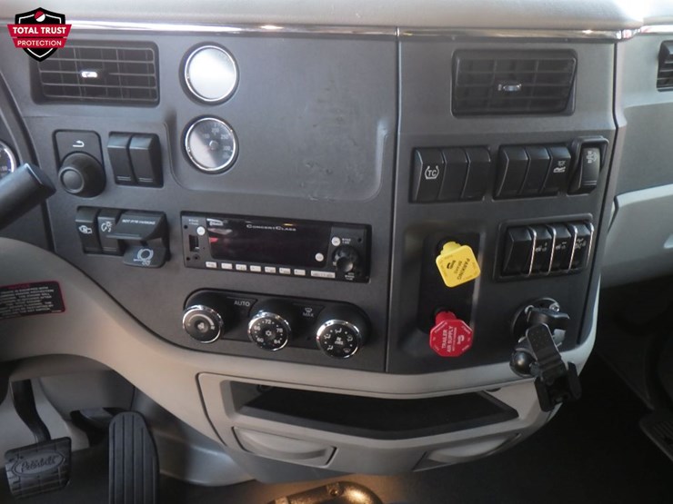 2022-peterbilt-567-image-19