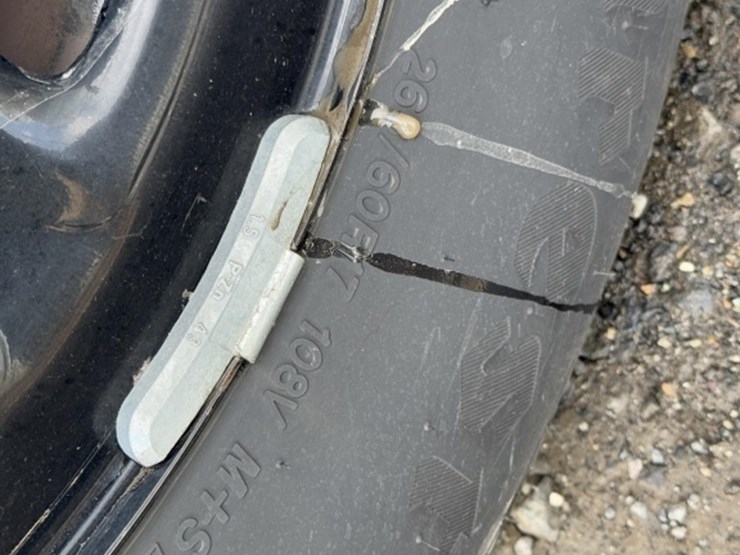 2016-chevrolet-tahoe-image-16