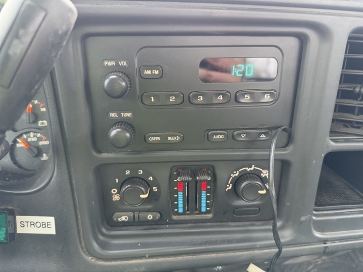 2006-chevrolet-silverado-1500-image-26