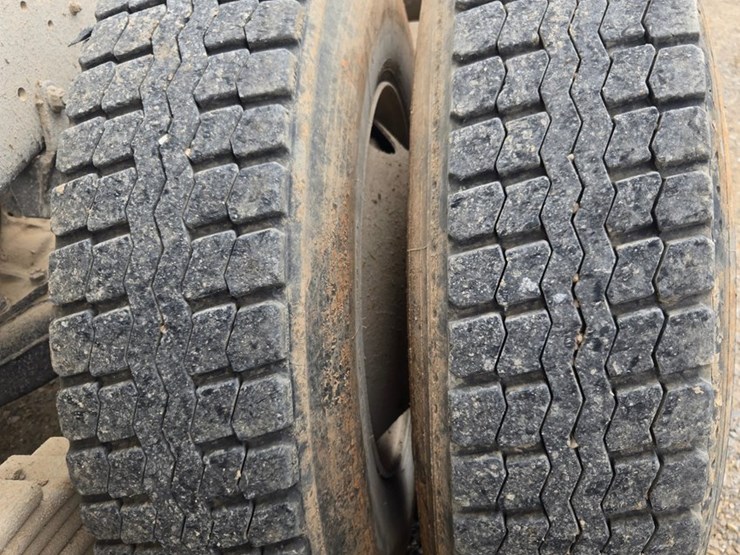 2001-mack-rd690s-image-105