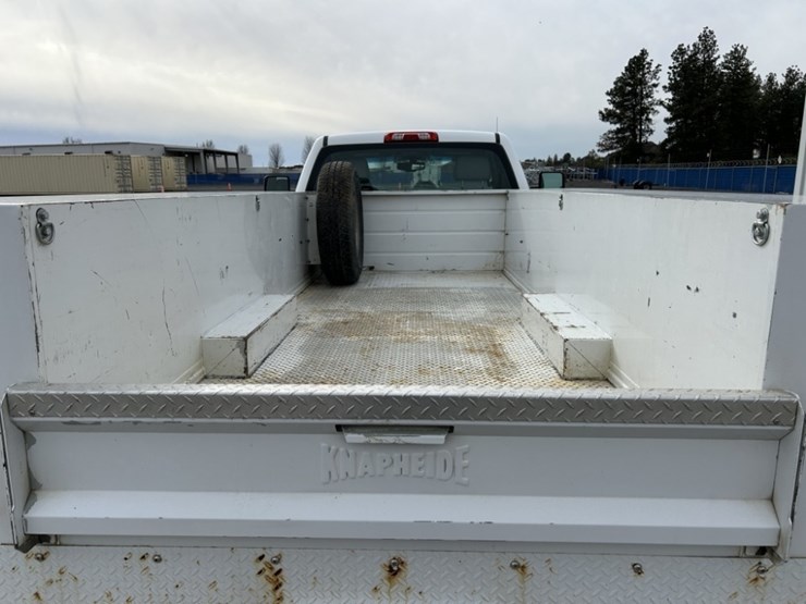 2015-chevrolet-silverado-3500-image-31