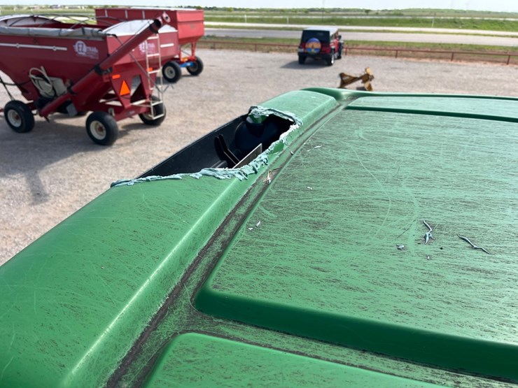 2014-john-deere-6125r-image-33