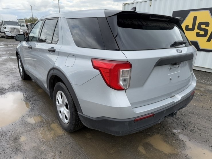 2020-ford-explorer-image-6