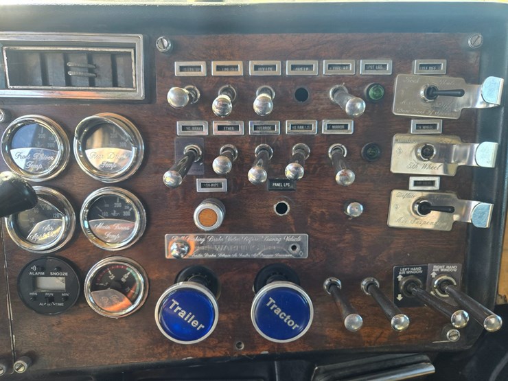 1987-peterbilt-379-image-70