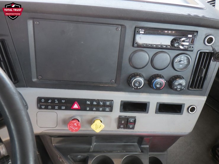 2021-freightliner-cascadia-116-image-16