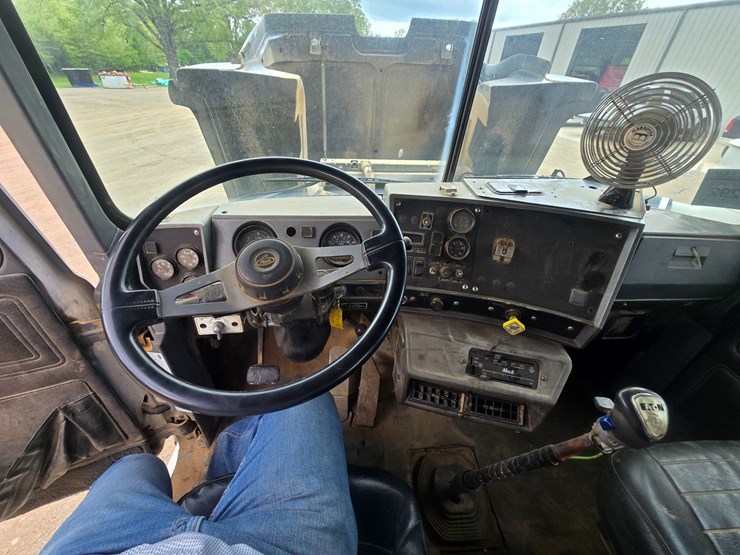 2001-mack-rd688s-image-83