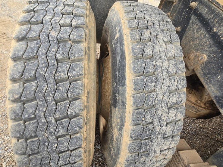 1996-mack-rd690s-image-83