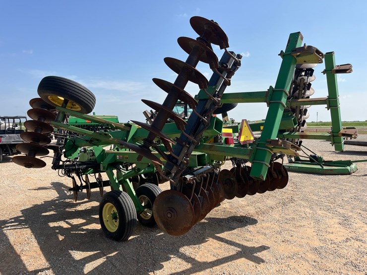 2000-john-deere-637-image-13