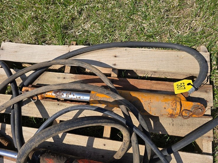 #587-•-hydraulic-cylinder-image-1