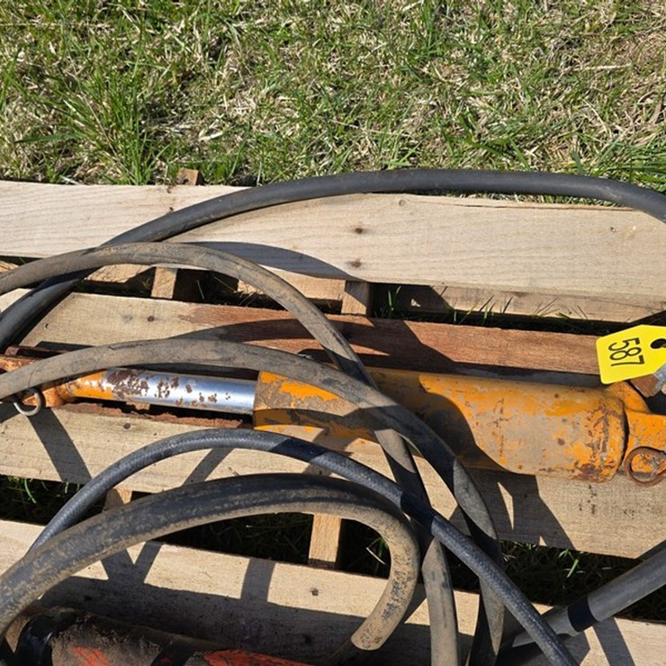 #587 • Hydraulic Cylinder