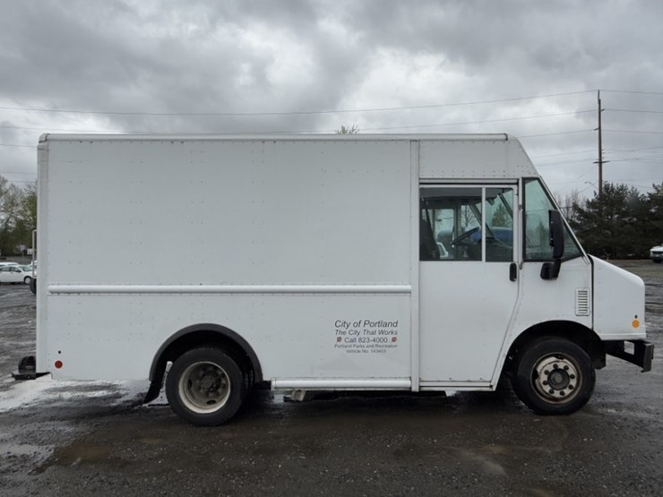 2014-freightliner-mt45-image-3