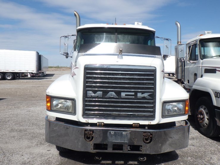 2001-mack-ch613-image-2