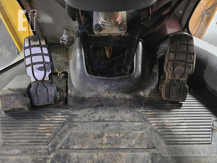 2023-caterpillar-930m-image-14