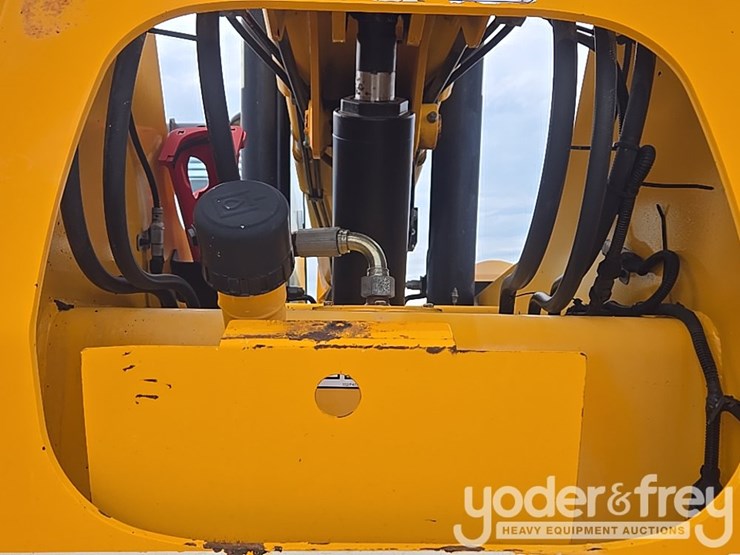 2017-jcb-510-56-image-39
