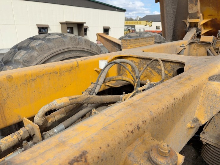 2003-volvo-a40d-image-30