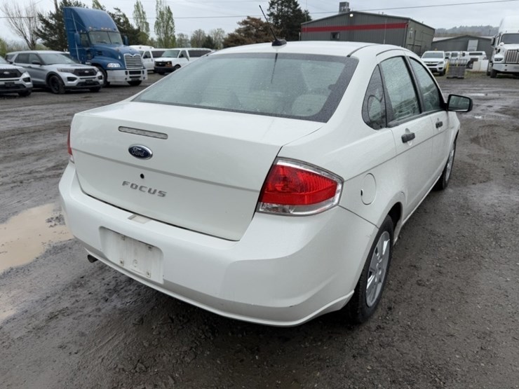 2009-ford-focus-sedan-image-4