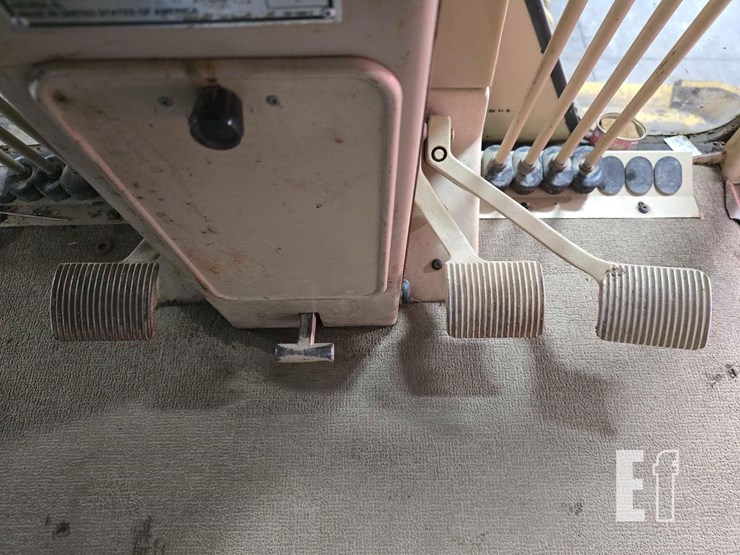 1995-caterpillar-120h-image-15