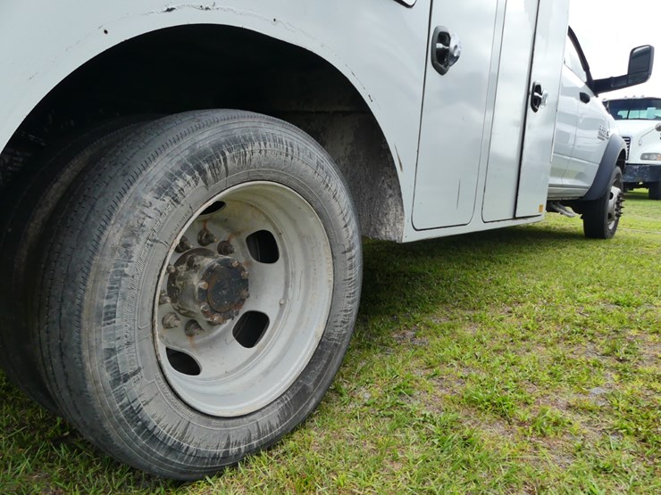 2017-dodge-ram-5500-image-8