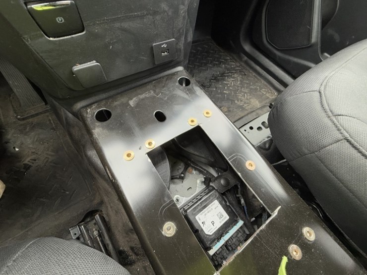 2020-ford-explorer-image-34