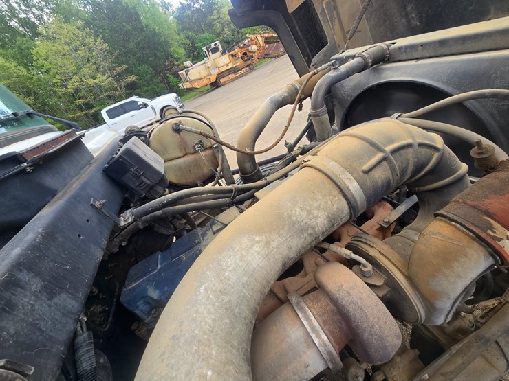 2001-mack-rd688s-image-59