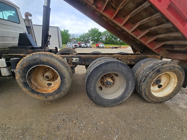 2001-mack-rd688s-image-84