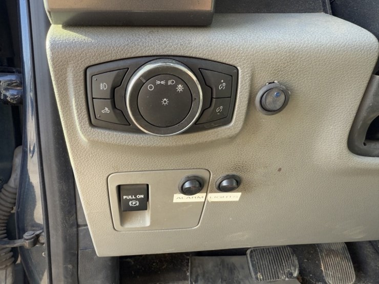 2017-ford-f150-xlt-image-28