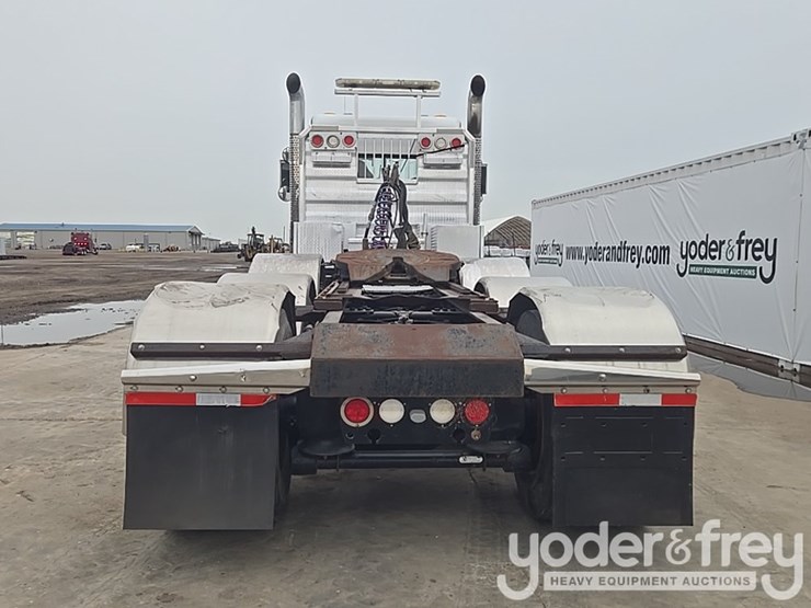 2014-kenworth-t800-image-4