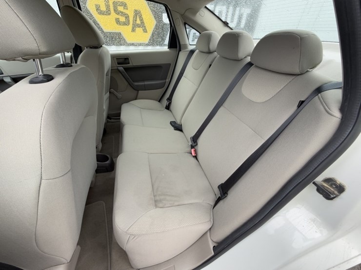 2009-ford-focus-sedan-image-20