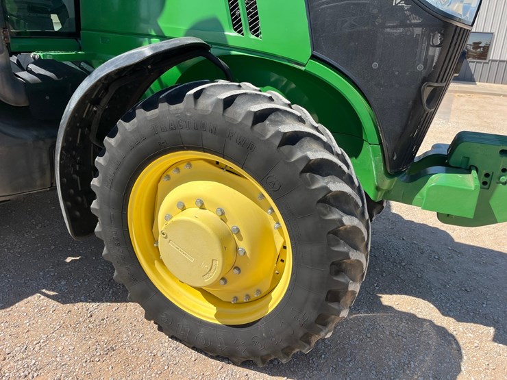 2013-john-deere-7215r-image-7